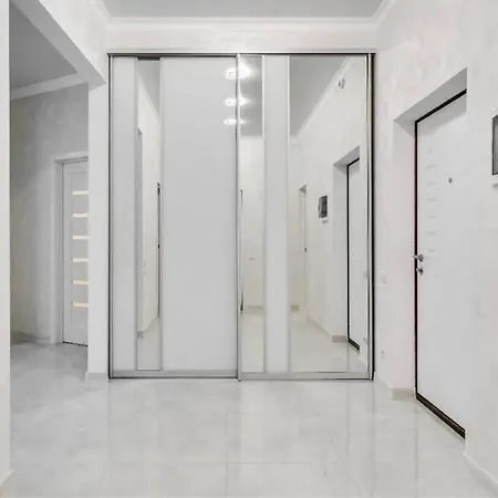 Arcadia 3 Bedrooms Lux Apartment