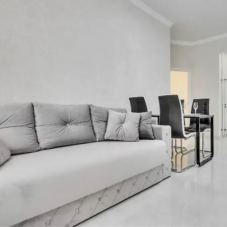 Arcadia 3 Bedrooms Lux Apartment Odesa